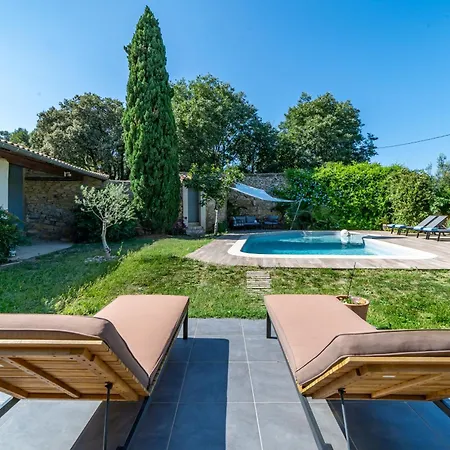 Mazet Pierre De Vers - Des Olivers Hébergement de vacances Nîmes