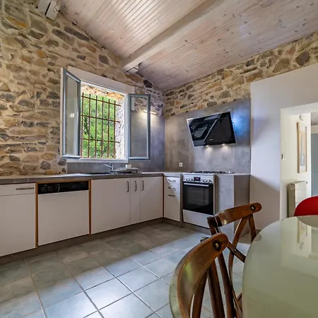 Дом отдыха Mazet Pierre De Vers - Des Olivers Ним