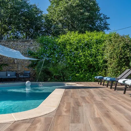Mazet Pierre De Vers - Des Olivers Hébergement de vacances Nîmes